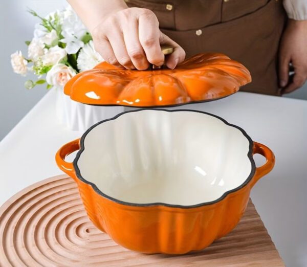Casserole en Citrouille fonte émaillée 3,7L  couleur violette 24 cm – Image 5