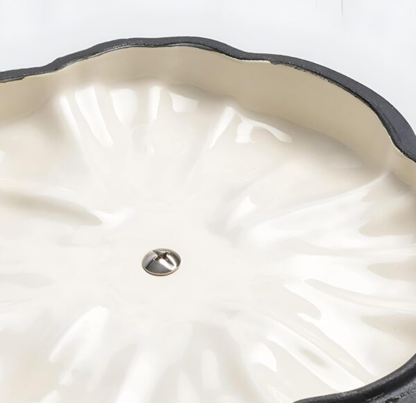 Casserole en Citrouille fonte émaillée 3,7L  couleur violette 24 cm – Image 7